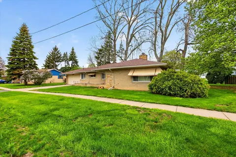 636 Rustic Drive, Saginaw MI 48604 photo 4