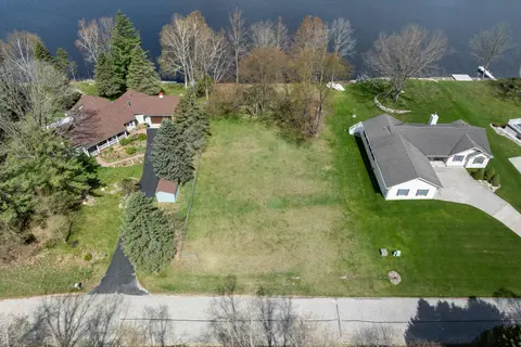 1286 Queensway Drive, Lake Isabella MI 48893 photo 2