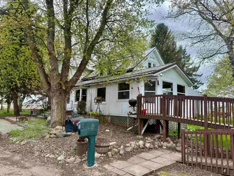 2298 W Hayes Road, Ithaca MI 48847 photo 2