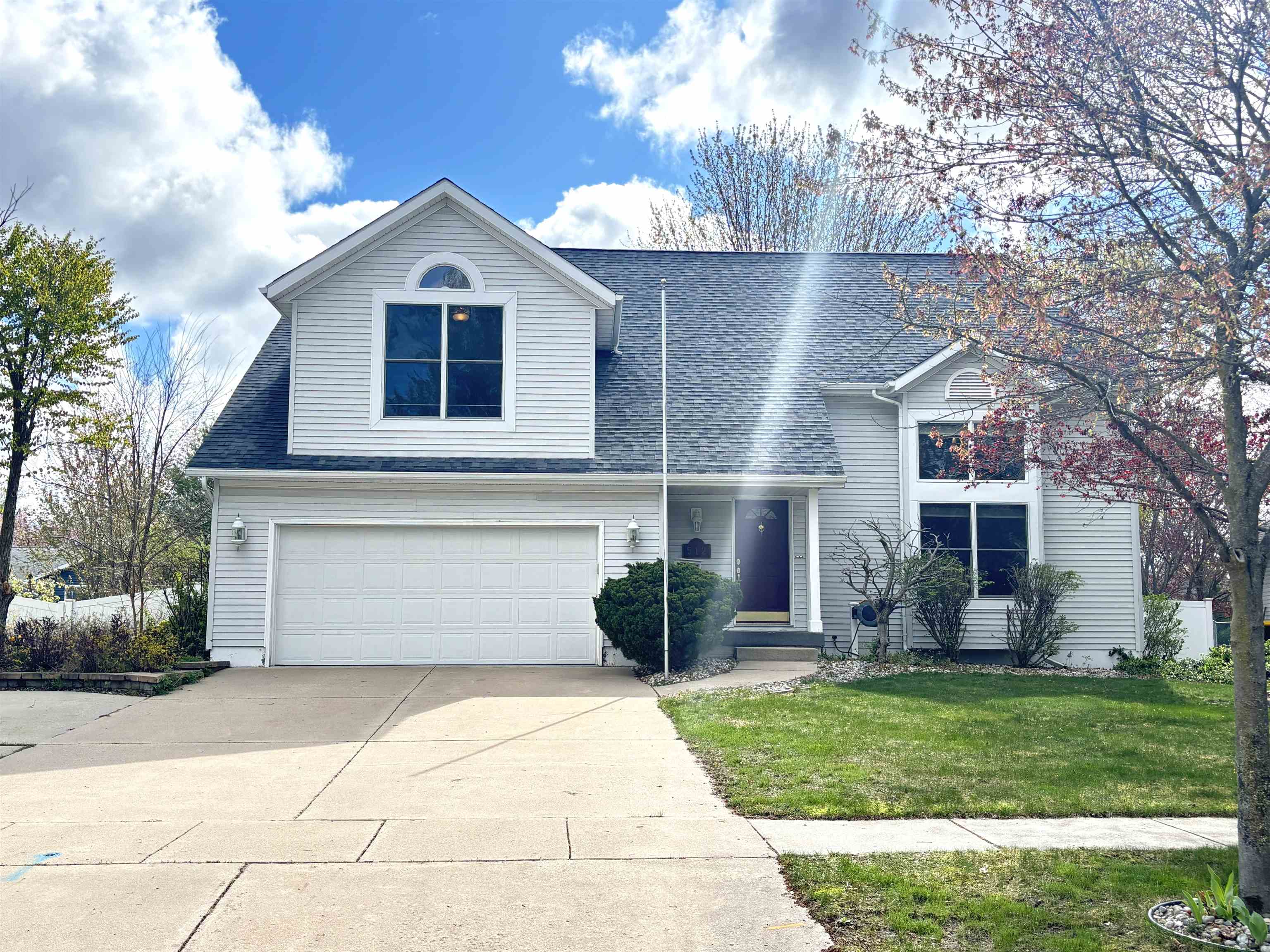512 W Grand, Mount Pleasant MI 48858 photo 1