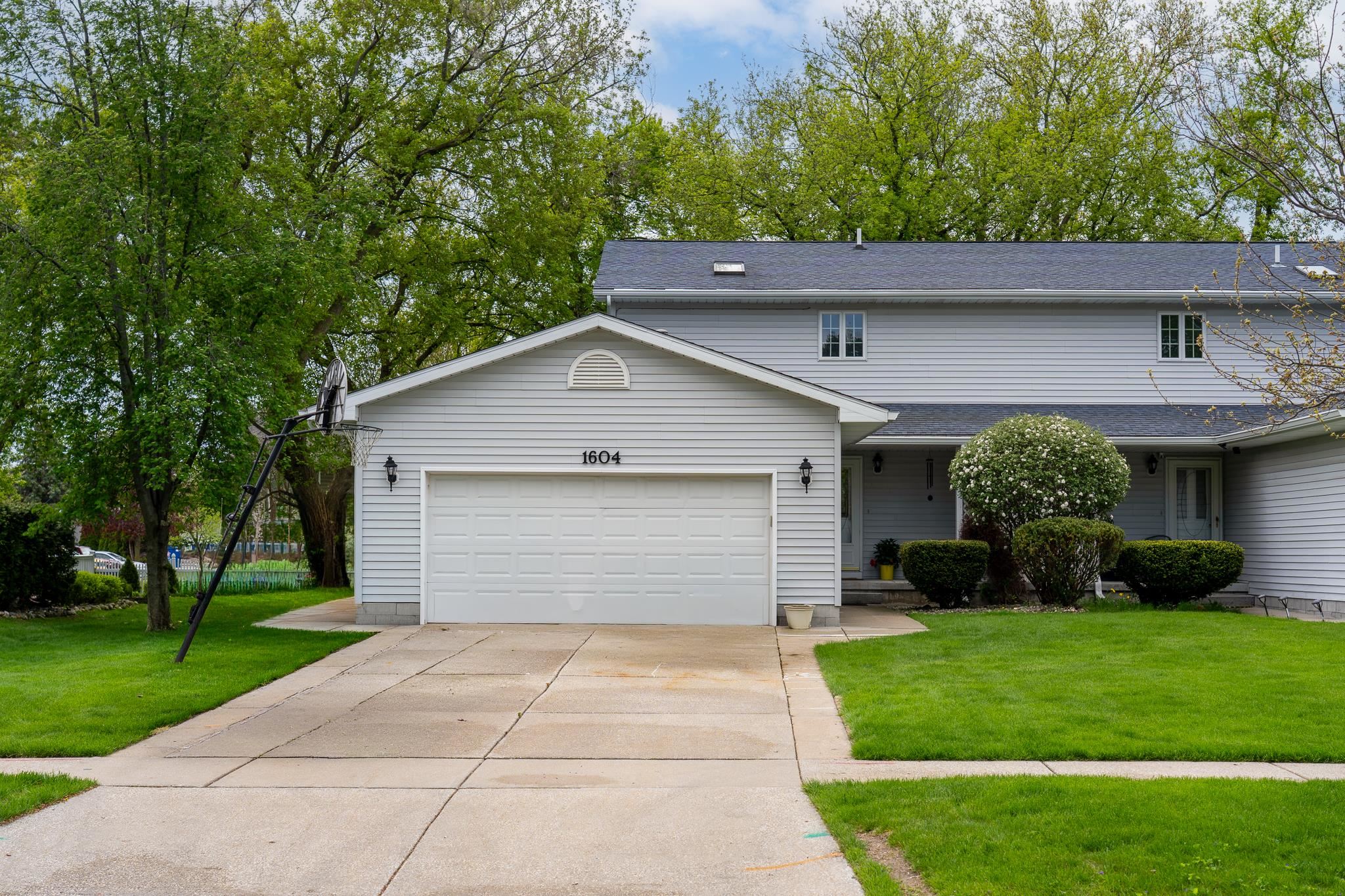 1604 E Gaylord Street, Mount Pleasant MI 48858 photo 1