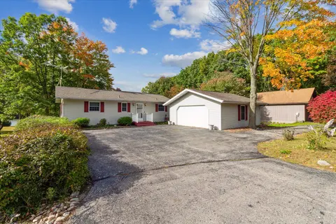 1132 Clubhouse Drive, Lake Isabella MI 48893 photo 3