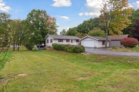 1132 Clubhouse Drive, Lake Isabella MI 48893 photo 4