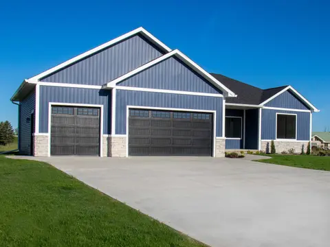 2816 W Crossroads Drive # 9, Bay City MI 48706-2397 photo 2