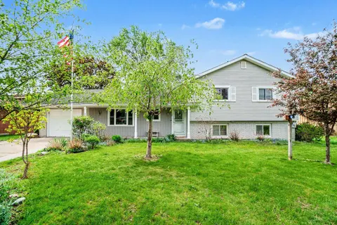 937 Riverview Drive, Alma MI 48801 photo 2