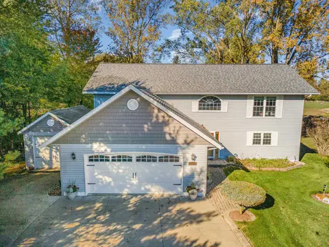 1057 Crown Point Drive, Lake Isabella MI 48893 photo 2