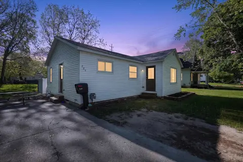 225 Grafton Avenue, Alma MI 48801 home for sale