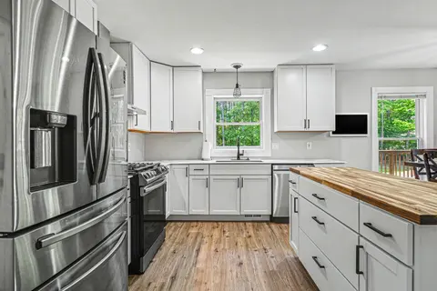 105 W Broomfield Road, Mount Pleasant MI 48858 photo 4