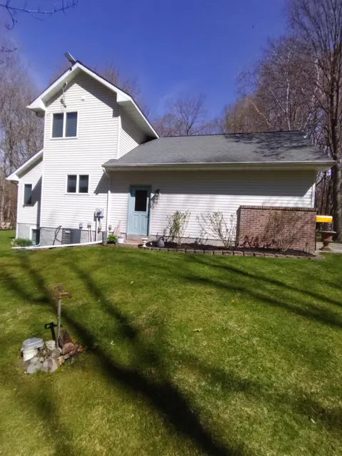 5490 Oak, Farwell MI 48622 photo 3