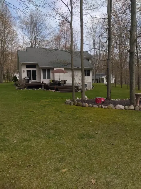 5490 Oak, Farwell MI 48622 photo 4