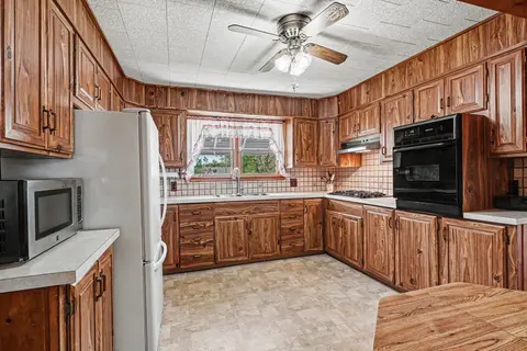 1921 N Huron Road, Tawas City MI 48763 photo 4