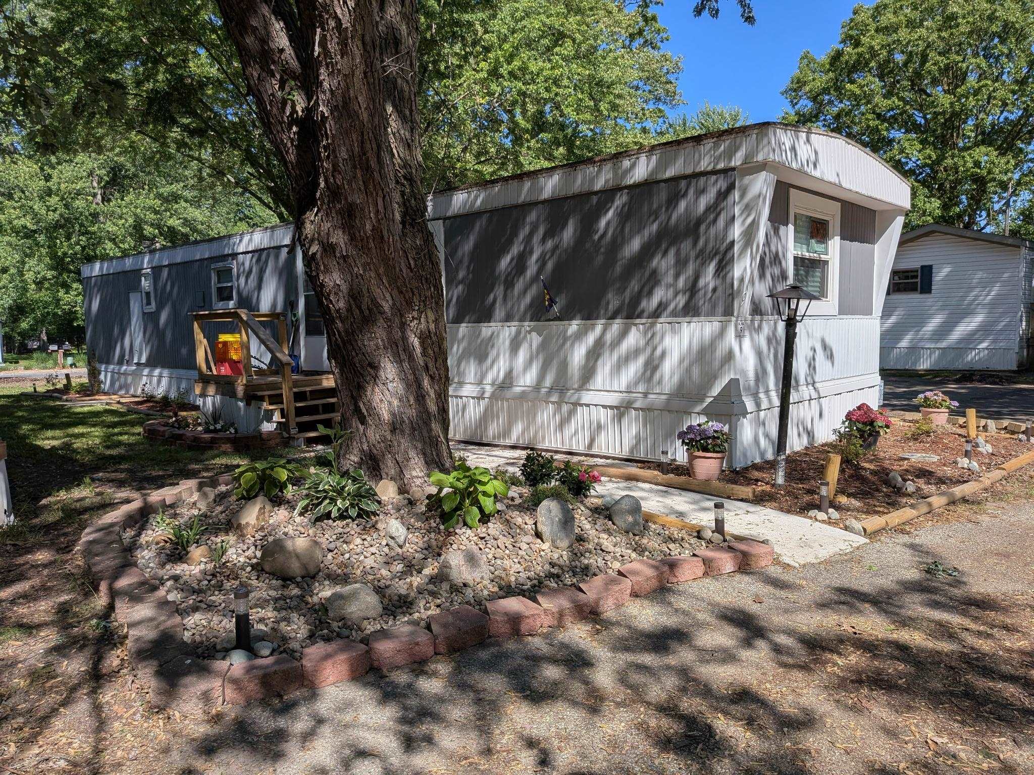 315 Linwood Avenue # 9, Alma MI 48801 photo 1