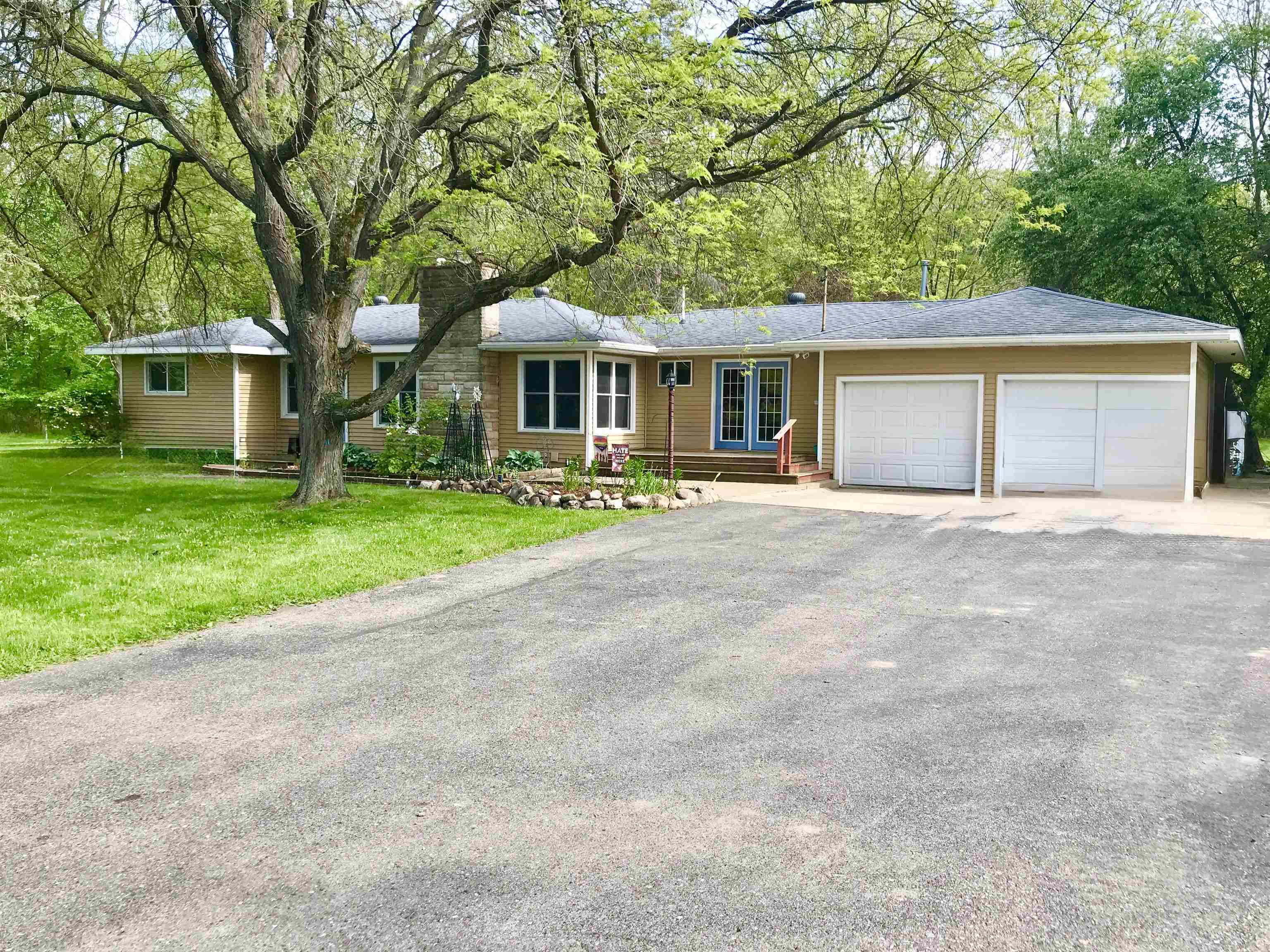 700 & 702 E Remus Road, Mount Pleasant MI 48858 photo 1