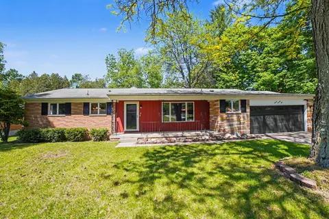 2071 E Ludington Avenue, Clare MI 48617 photo 2