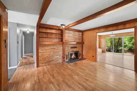 2071 E Ludington Avenue, Clare MI 48617 photo 4