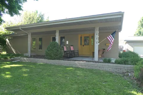 1006 Falkirk Road, Alma MI 48801 photo 2