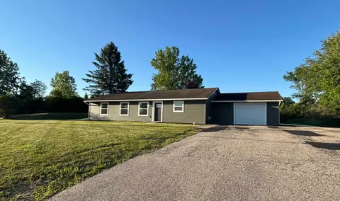 3092 E Deerfield, Mount Pleasant MI 48858 photo 2