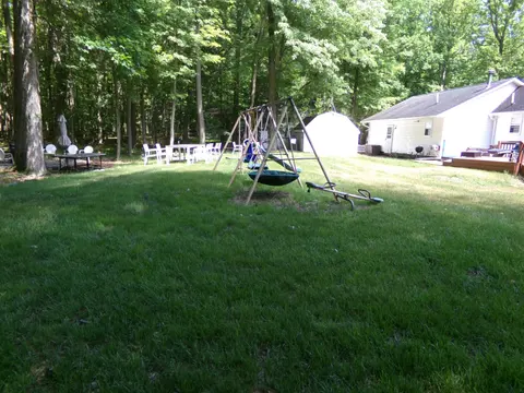 2341 E Cherrywood Drive, Midland MI 48640 photo 4