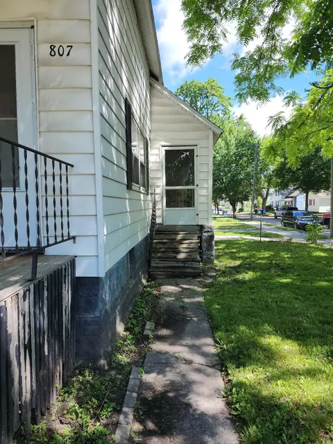 807 E North Union Street, Bay City MI 48706 photo 2