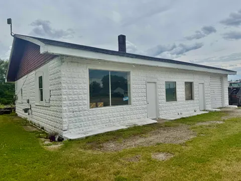 505 W Saginaw Street, Breckenridge MI 48615 photo 2
