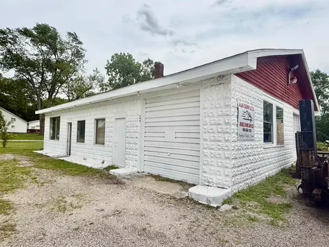 505 W Saginaw Street, Breckenridge MI 48615 photo 3