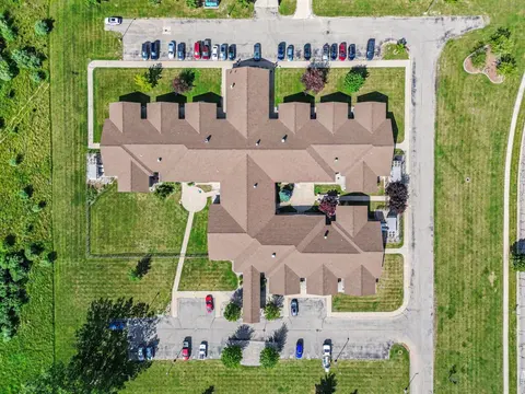 842 W Warwick Drive, Alma MI 48801 photo 2