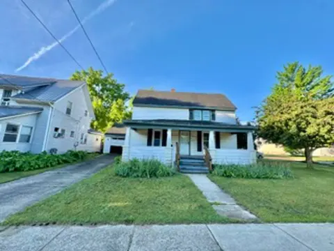 221 W Center Street, Alma MI 48801 photo 1