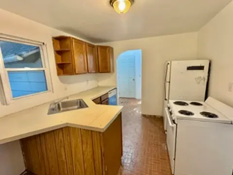 221 W Center Street, Alma MI 48801 photo 3