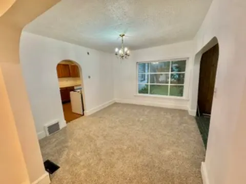 221 W Center Street, Alma MI 48801 photo 4