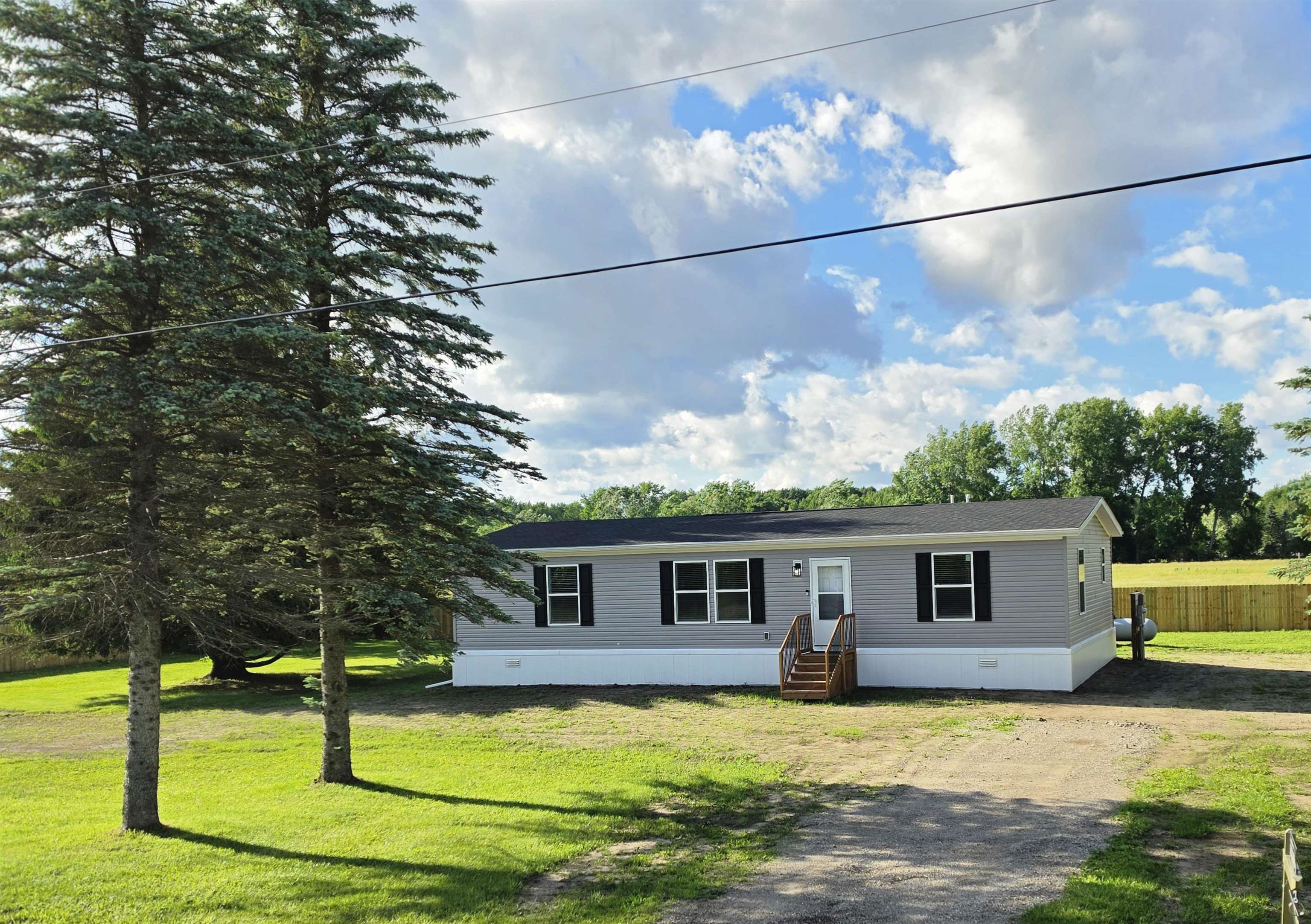 4390 W Seaman Road, Alma MI 48847 photo 1