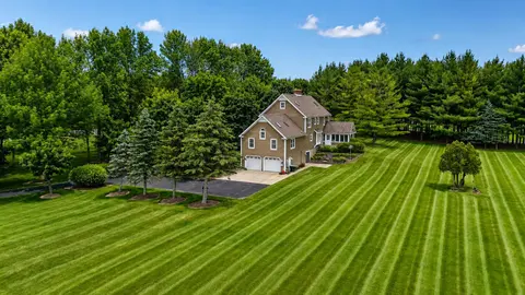 608 E Bluegrass Road, Mount Pleasant MI 48858 photo 3
