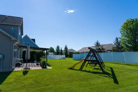 1646 Abbey Court, Mount Pleasant MI 48858 photo 4
