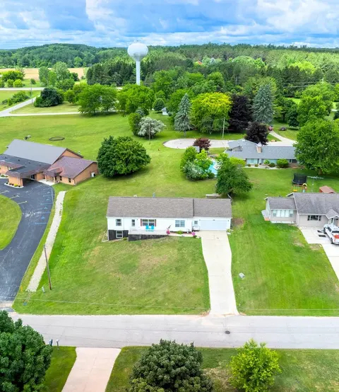 630 Lennon Lane, Gladwin MI 48624 photo 4