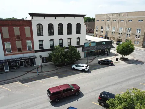 217 N Washington Street, Owosso MI 48869 photo 2