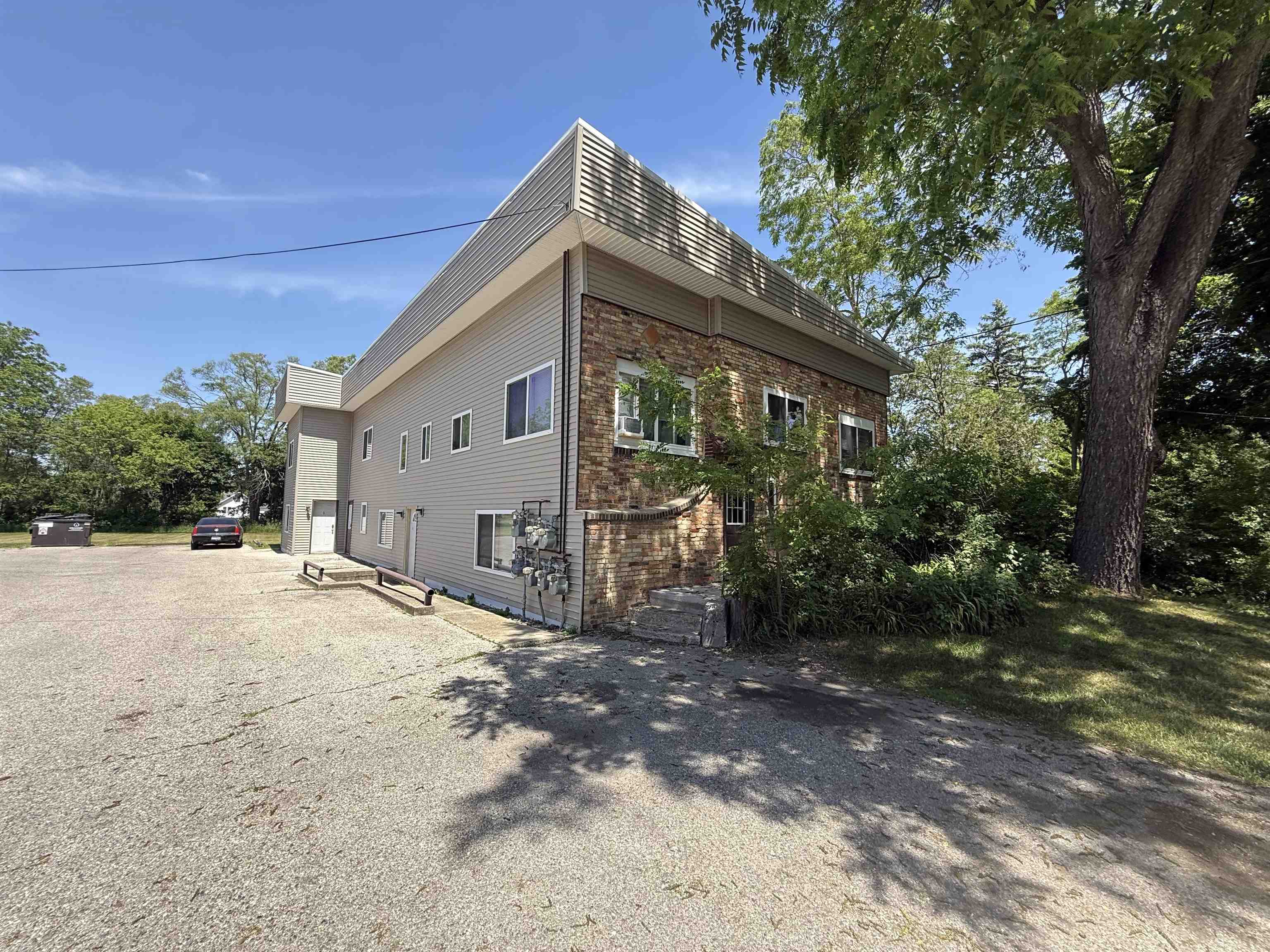 1019 E Broadway Street, Mount Pleasant MI 48858 photo 1