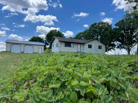 11499 W Fremont Road, Blanchard MI 49310 home for sale