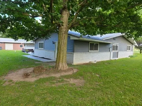1417 E Weidman Road, Rosebush MI 48878 photo 3