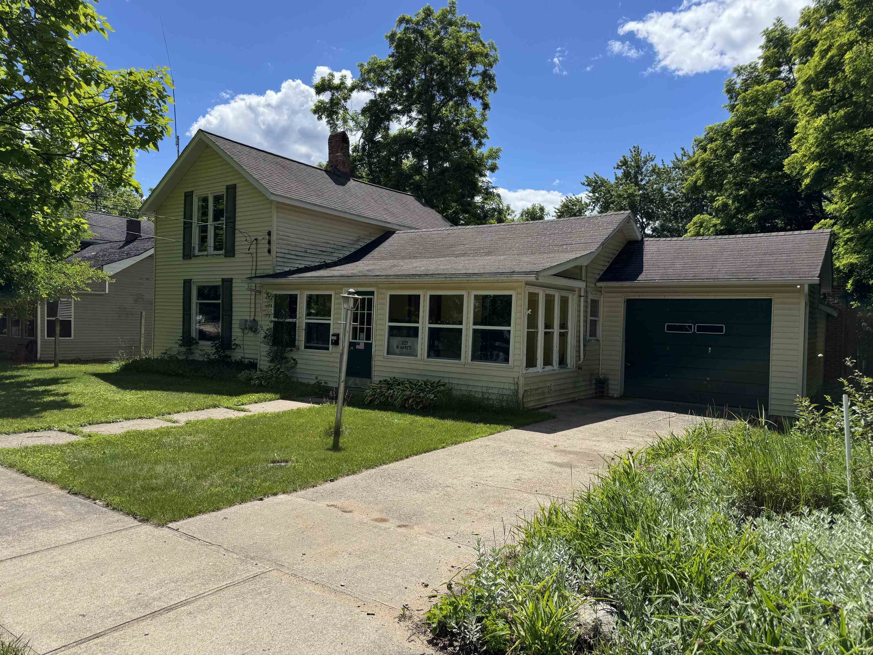 225 N Hayes Street, Farwell MI 48622 photo 1