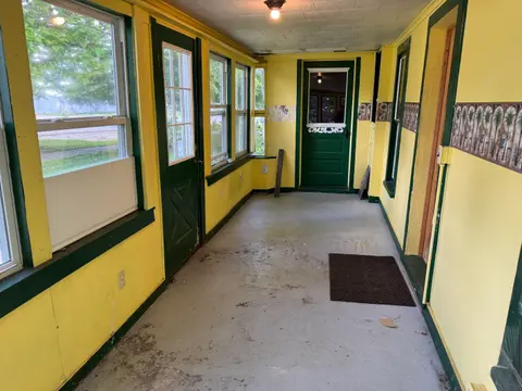 225 N Hayes Street, Farwell MI 48622 photo 2