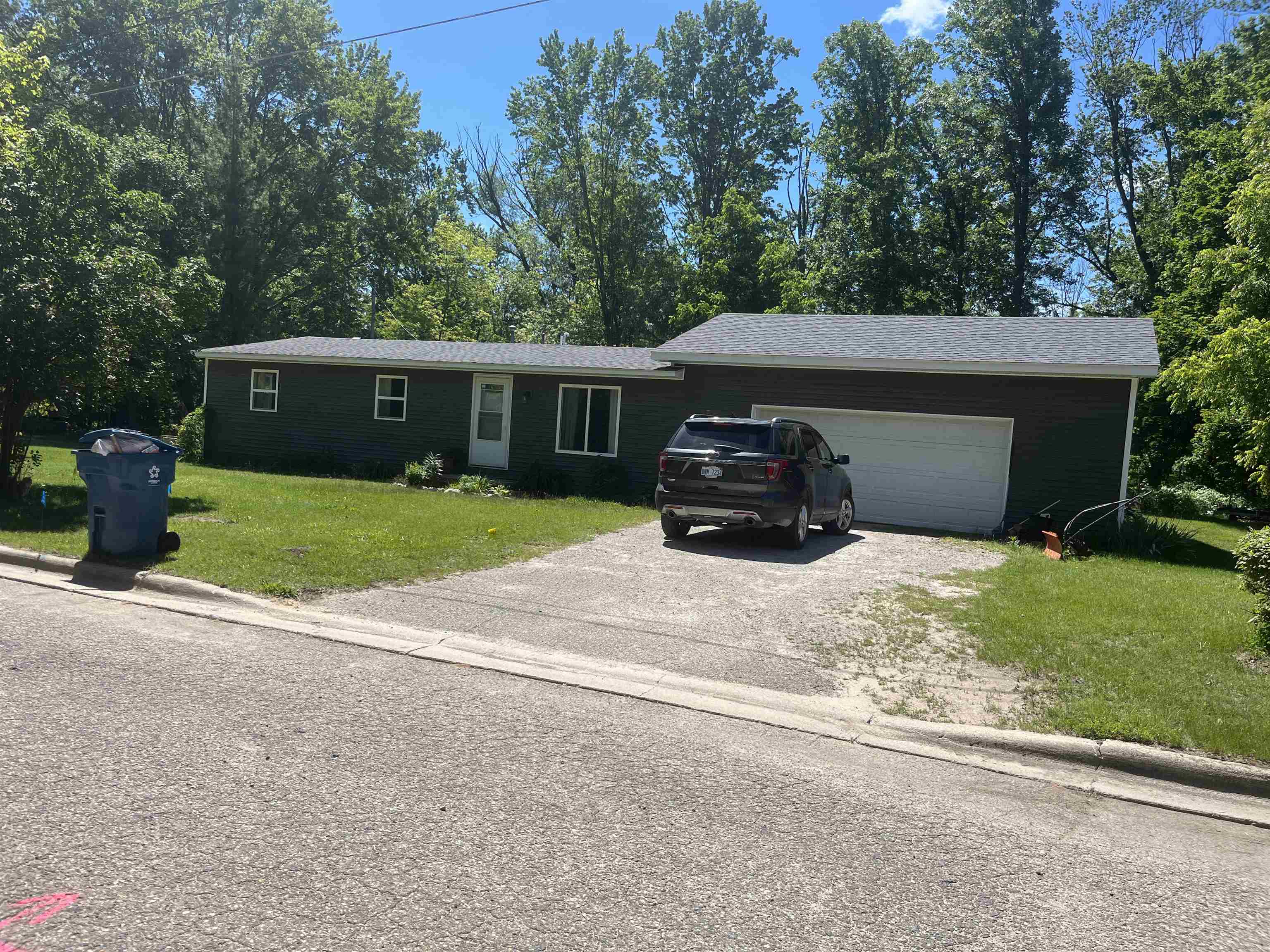 380 E North Street, Standish MI 48658 photo 1