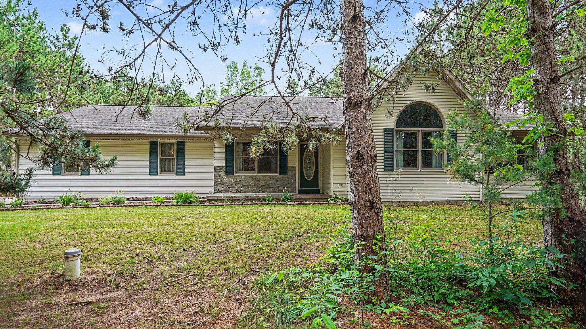 2107 W Kelly Drive, Mount Pleasant MI 48858 photo 1