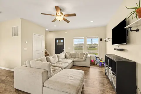 173 Crystal Court, Alma MI 48801 photo 2