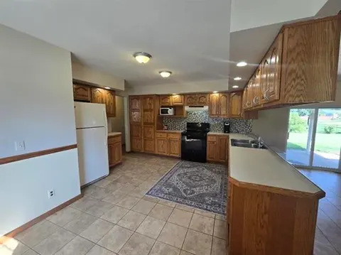 1521 E Broadway Street, Mount Pleasant MI 48858 photo 2