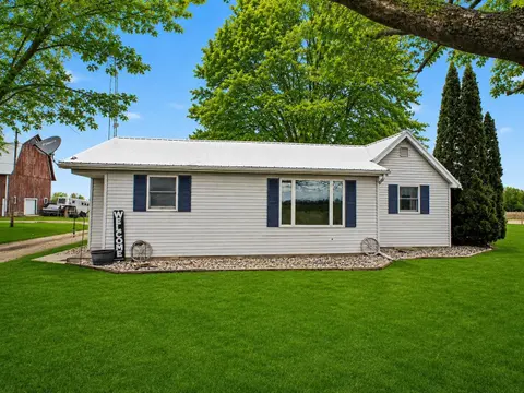 6596 W Washington Road, Ithaca MI 48847 photo 2