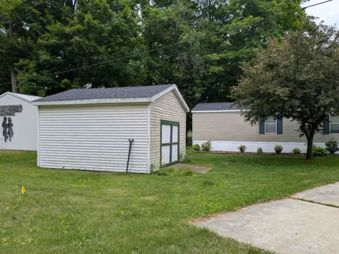 7610 Windoga Lake Drive, Weidman MI 48893 photo 3