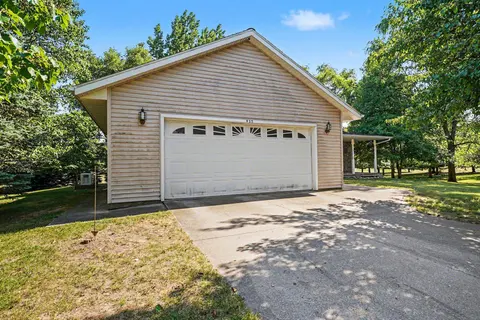 935 S Crawford Road, Mount Pleasant MI 48858 photo 3