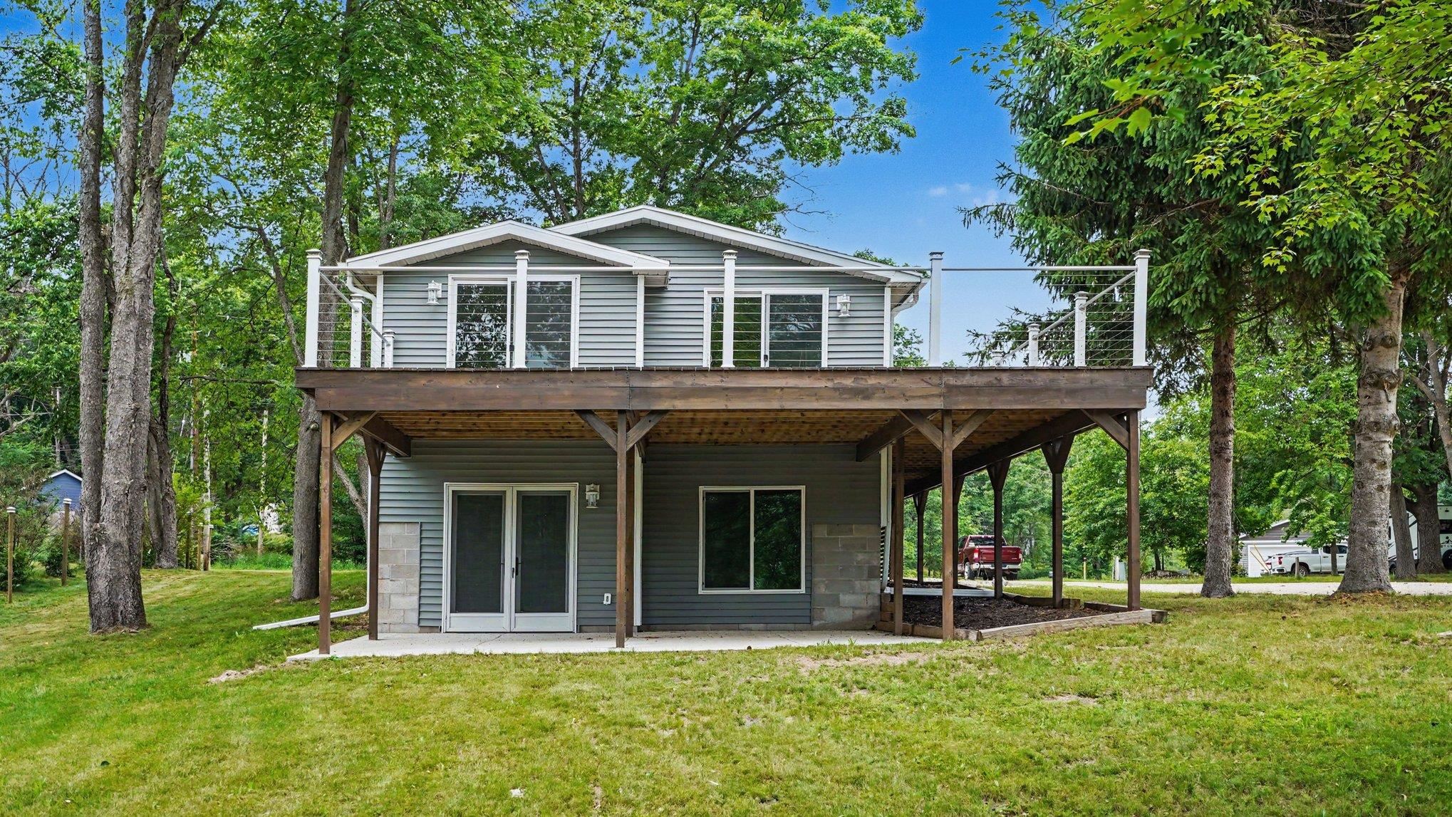 6820 W Shore Drive, Weidman MI 48893 photo 1