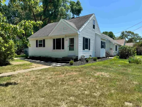 104 Bradley # 1, Midland MI 48640 photo 3