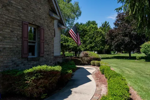 3106 Hunters Trail, Mount Pleasant MI 48858 photo 3