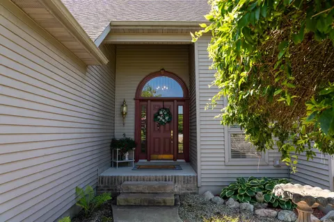 3106 Hunters Trail, Mount Pleasant MI 48858 photo 4